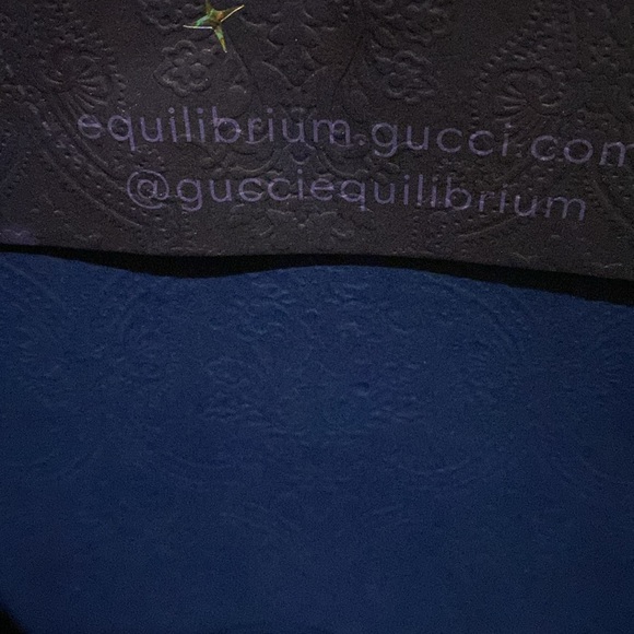 Gucci gift bag with matching gucci ribbon - Picture 3 of 5